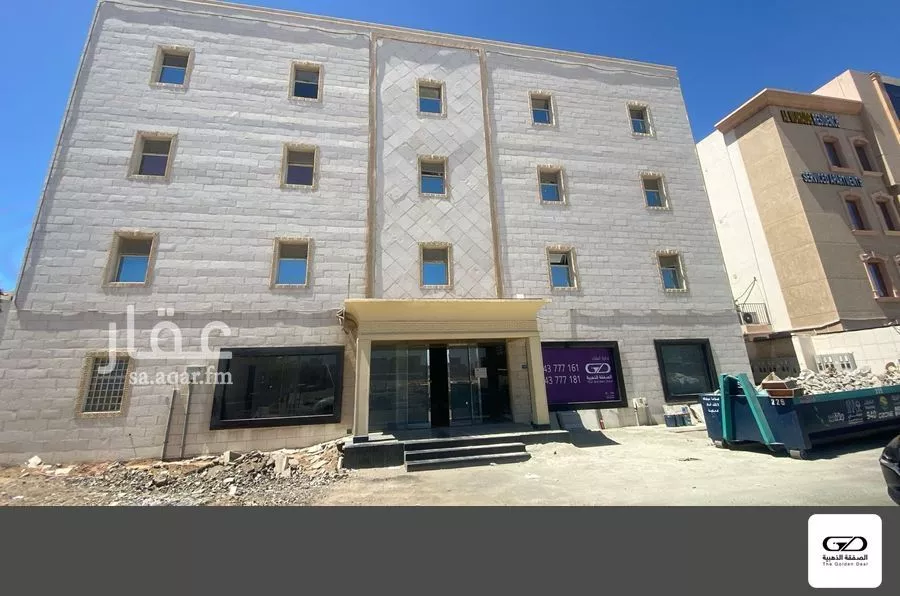 مكتب 900 م² في الرويس 8