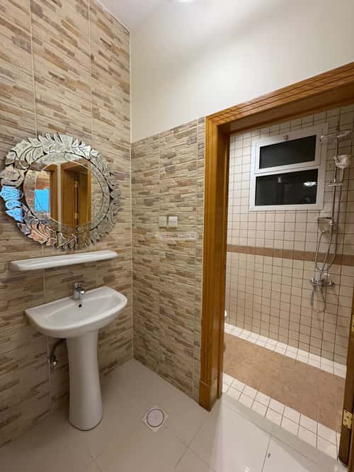 10 bedroom villa in Irqah 18