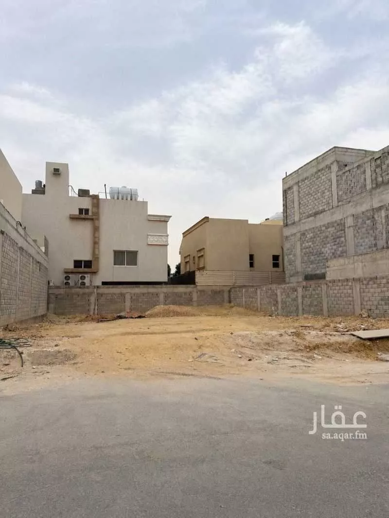 أرض 425 م² في النخيل 2