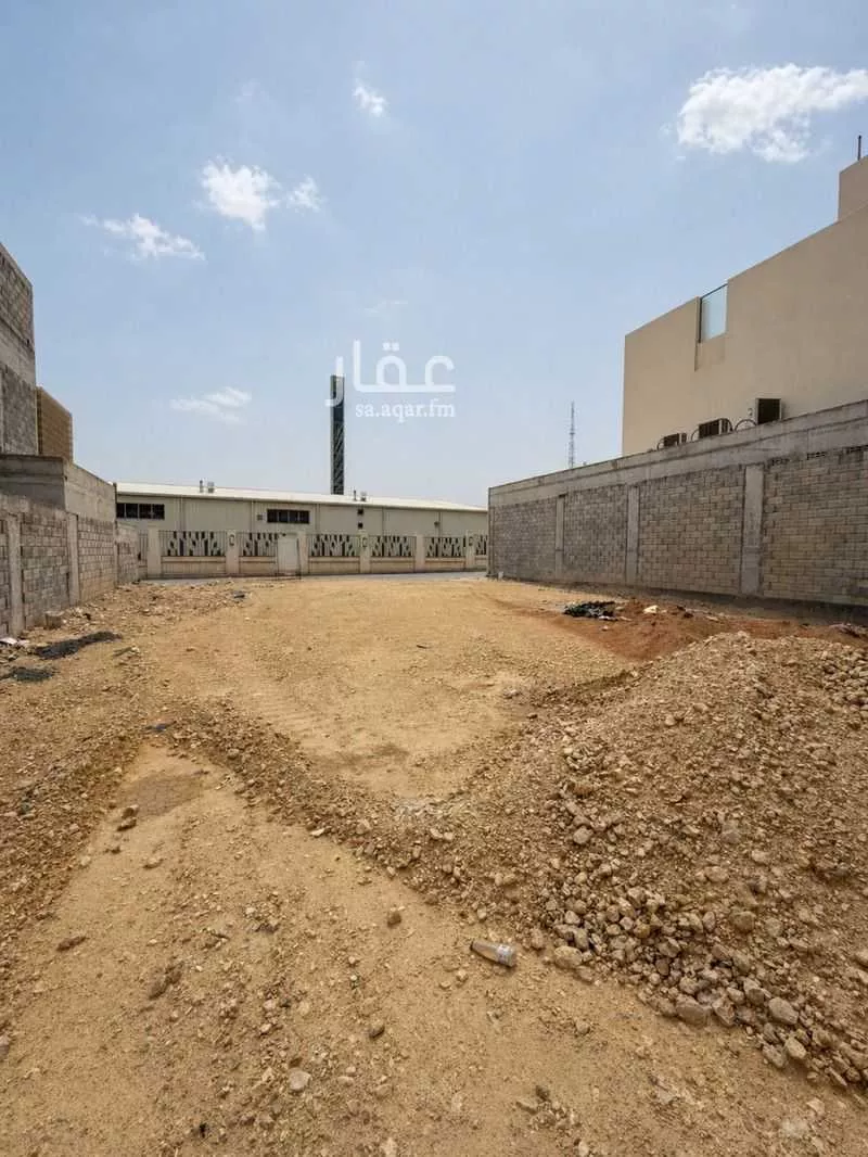 أرض 425 م² في النخيل 3