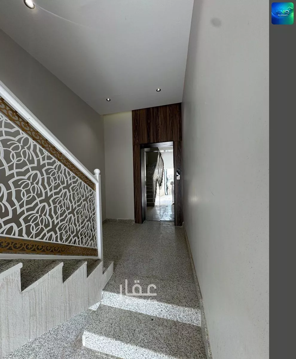 شقة 5 غرف في ضاحية الملك فهد 7