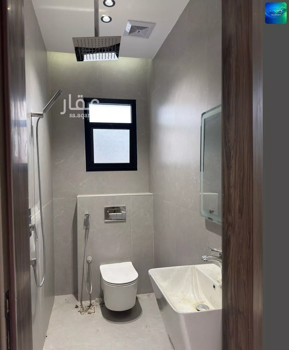 شقة 5 غرف في ضاحية الملك فهد 10