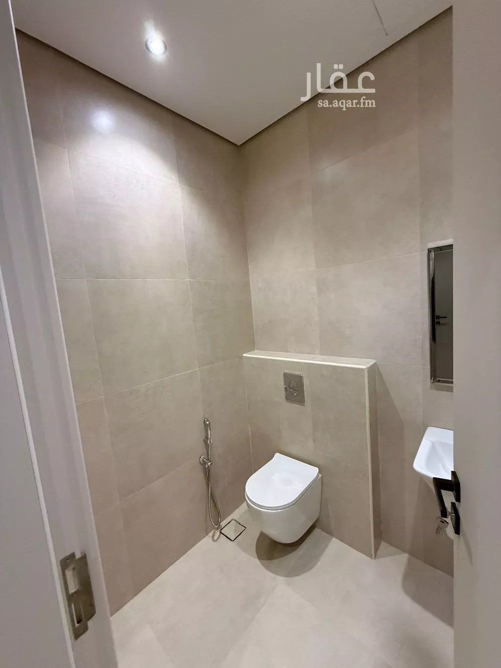 شقة 4 غرف في العارض 11