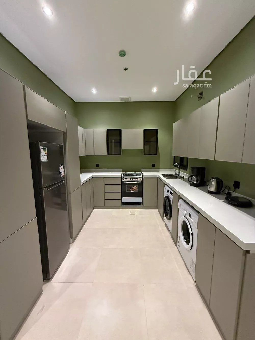 شقة 4 غرف في العارض 4