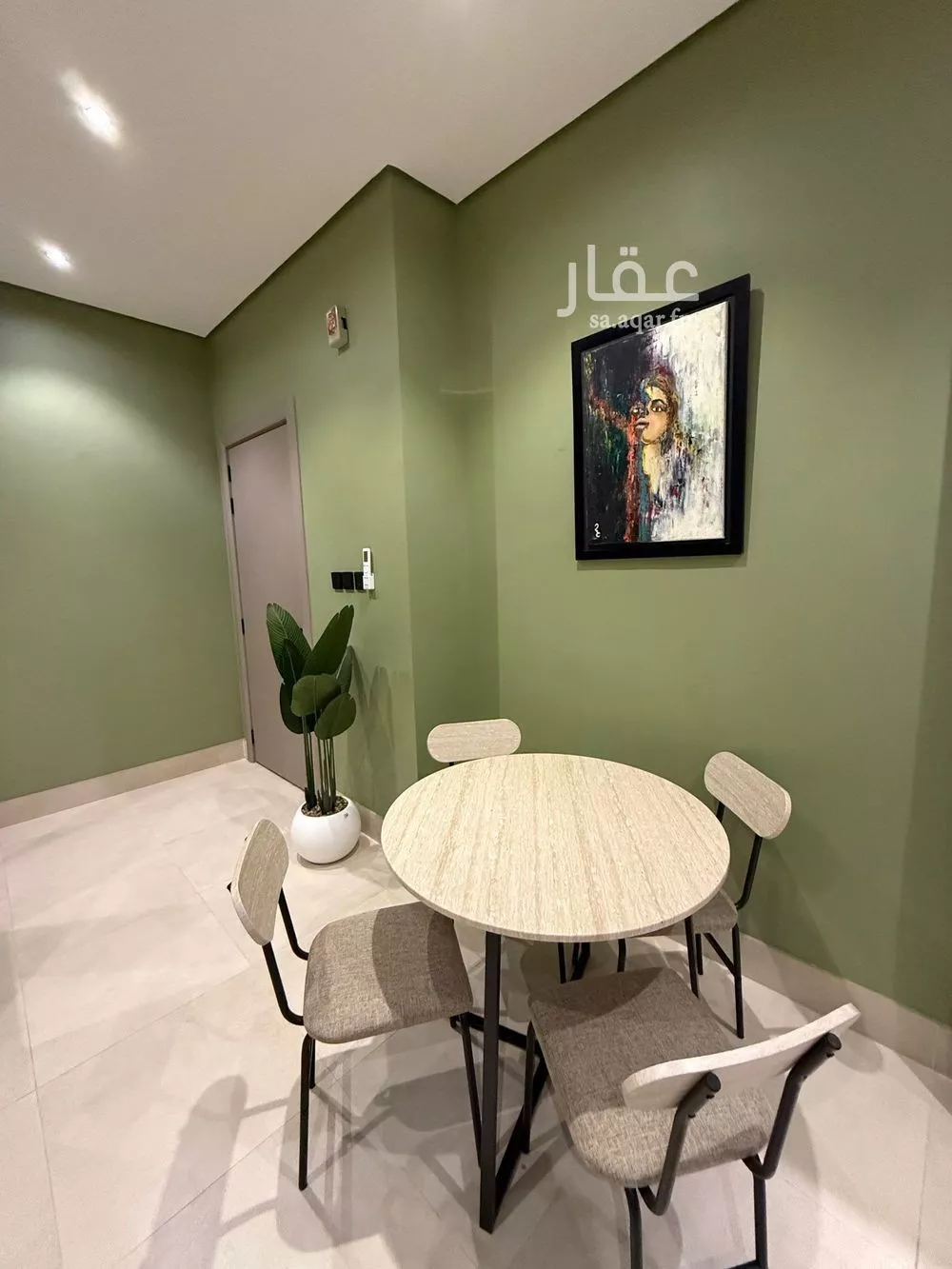 شقة 4 غرف في العارض 7