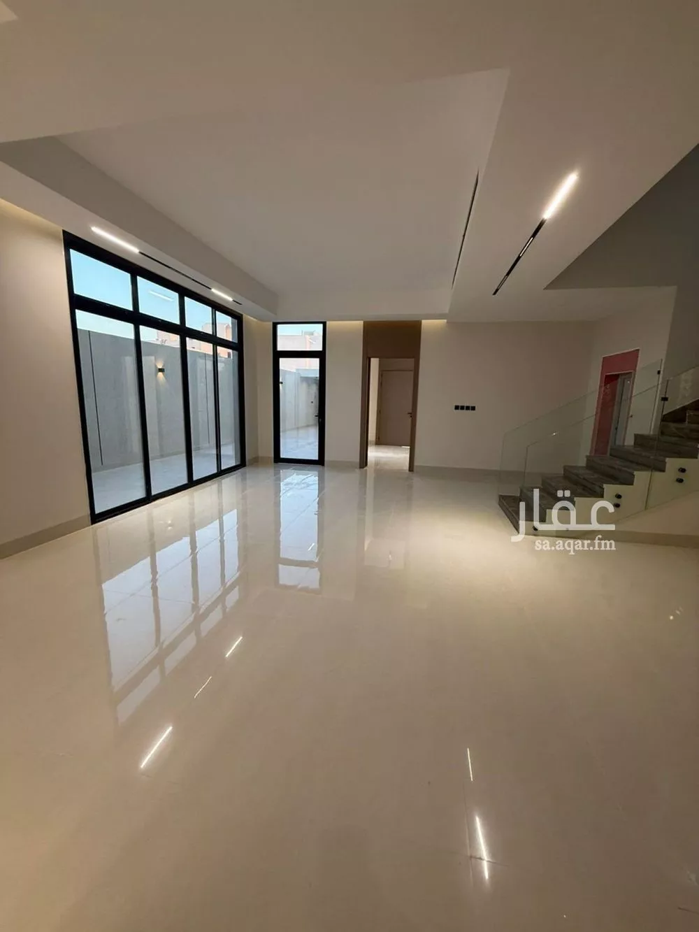 فيلا 6 غرف في المهدية 10