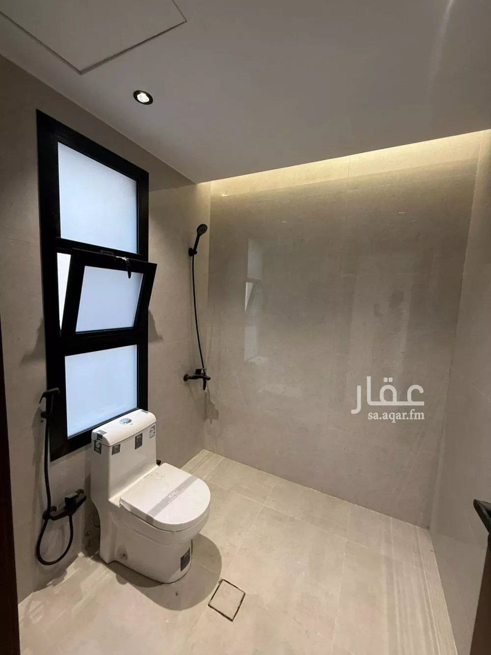 فيلا 6 غرف في المهدية 10