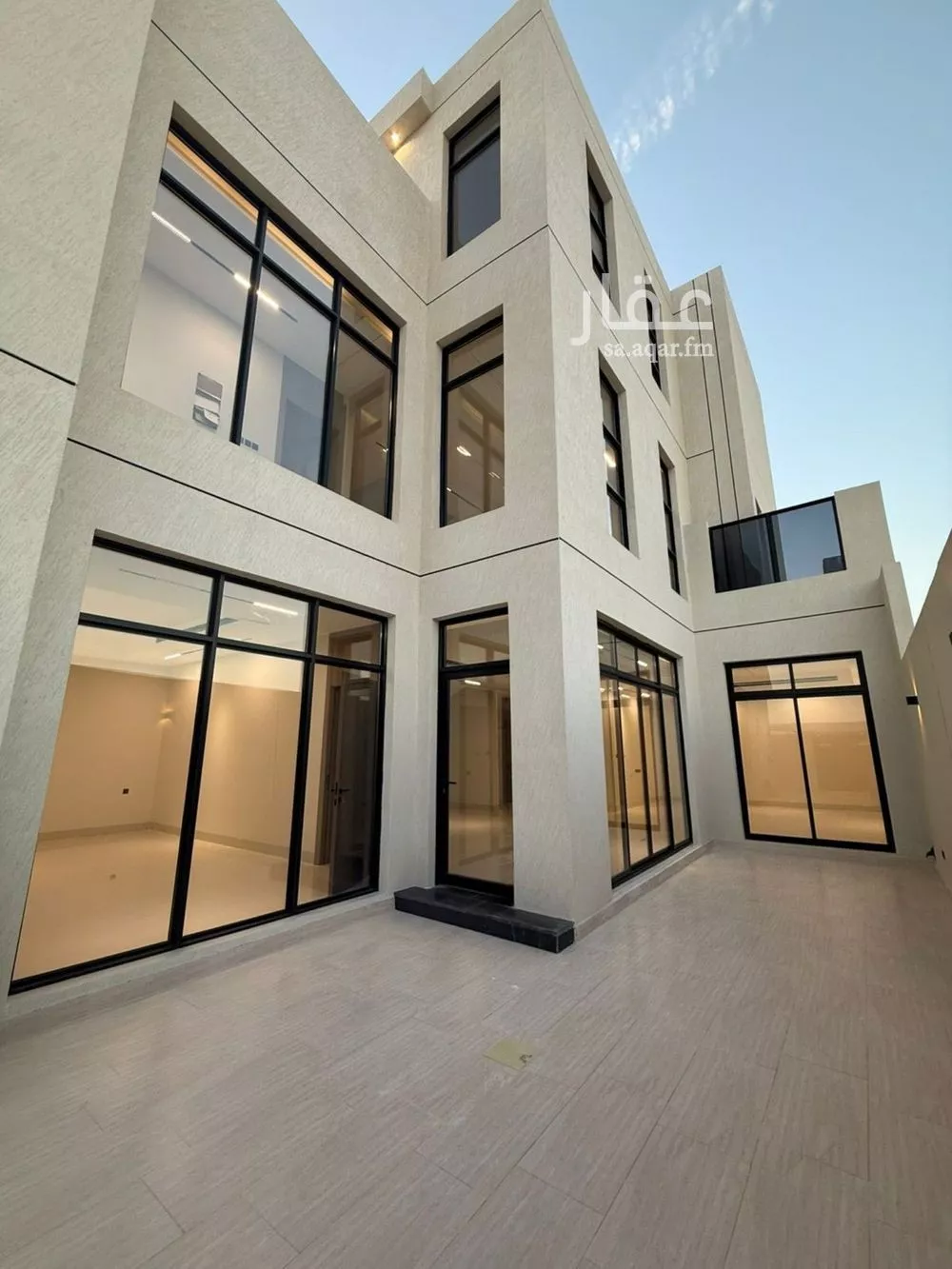 فيلا 6 غرف في المهدية 5