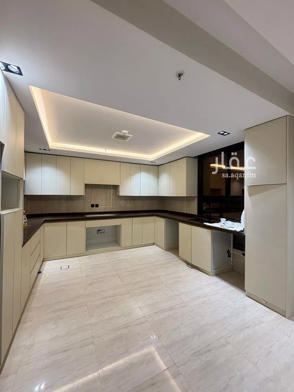 4 bedroom apartment in Dhahrat Namar 15