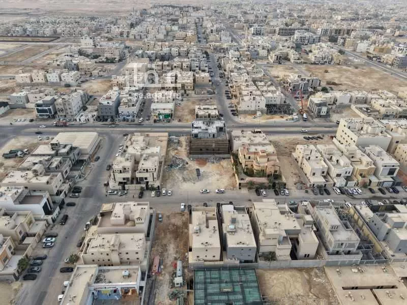 885 sqm land in Al Aridh 2