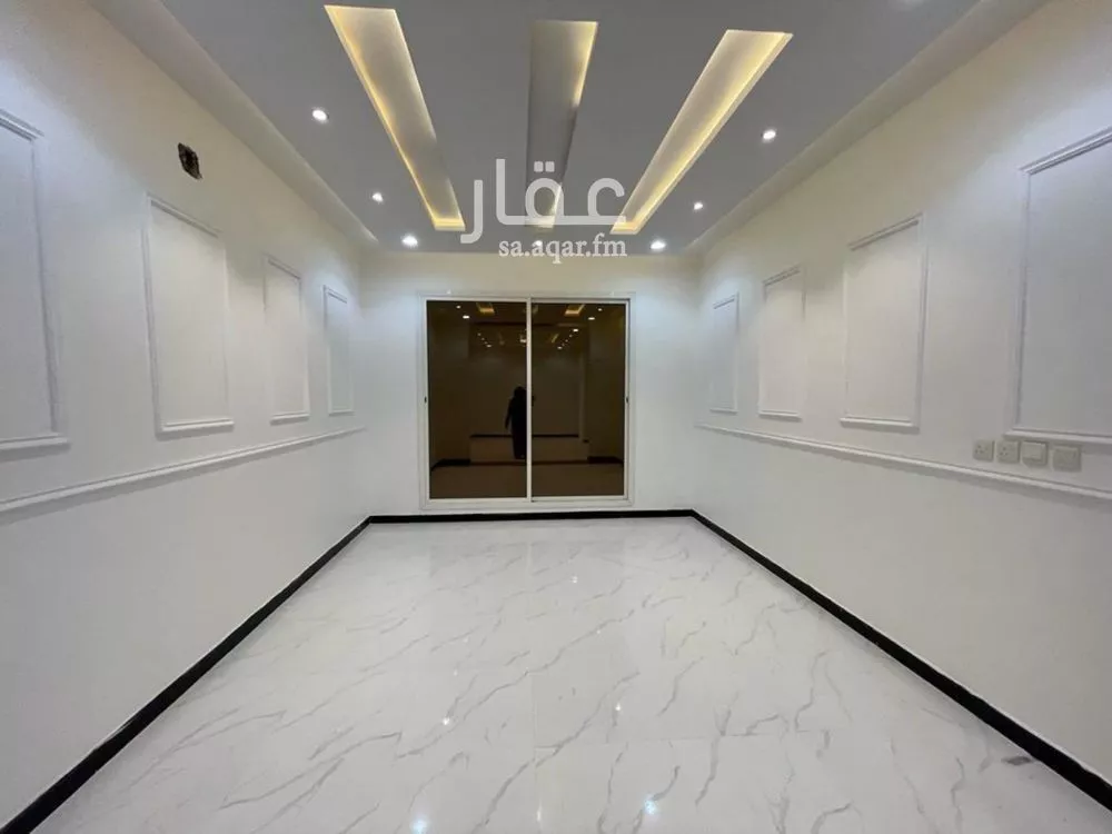5 bedroom villa in Badr 4