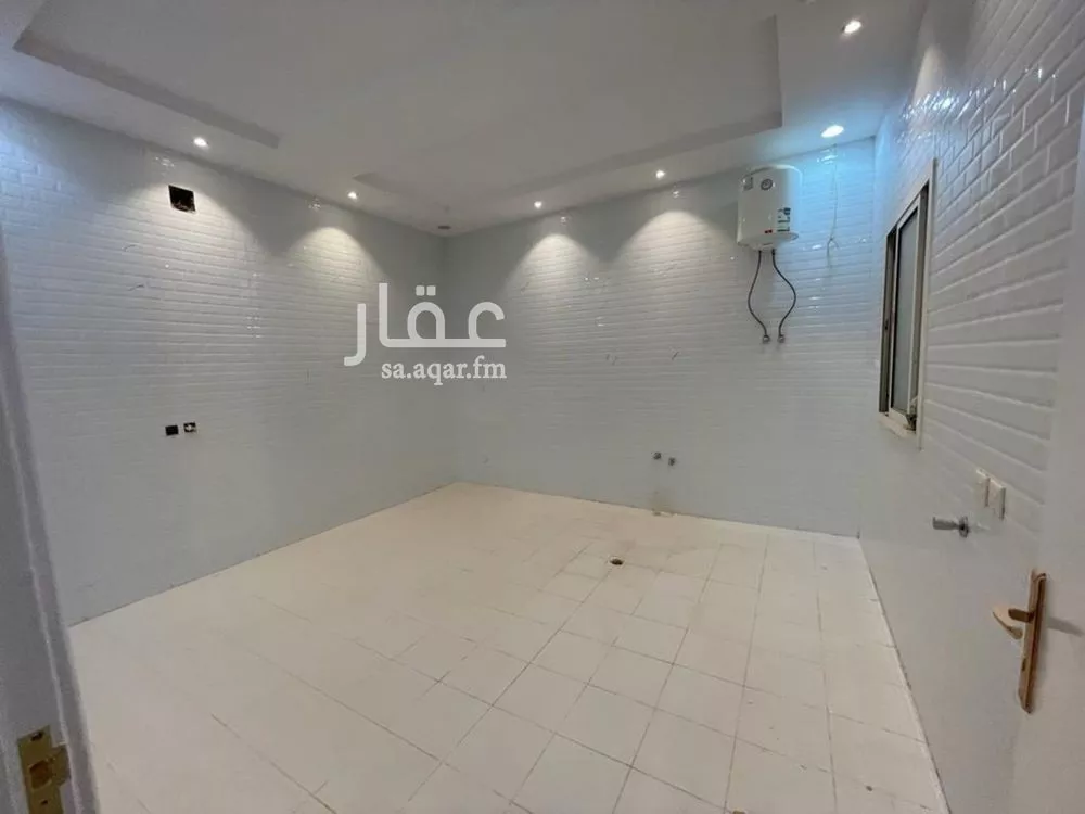 5 bedroom villa in Badr 6