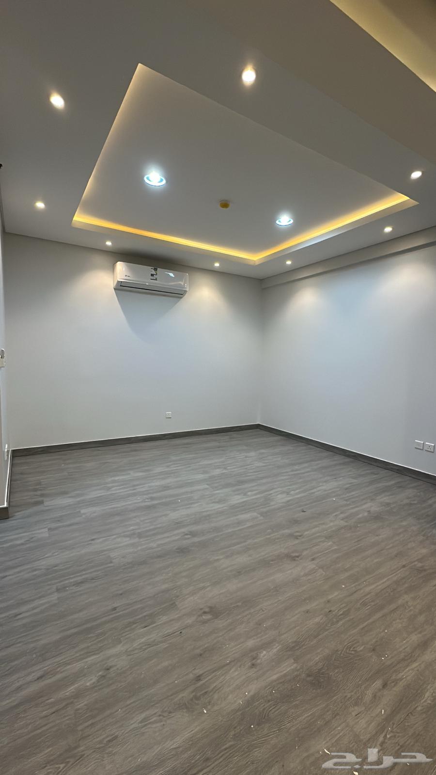 شقة 4 غرف في الملقا 2