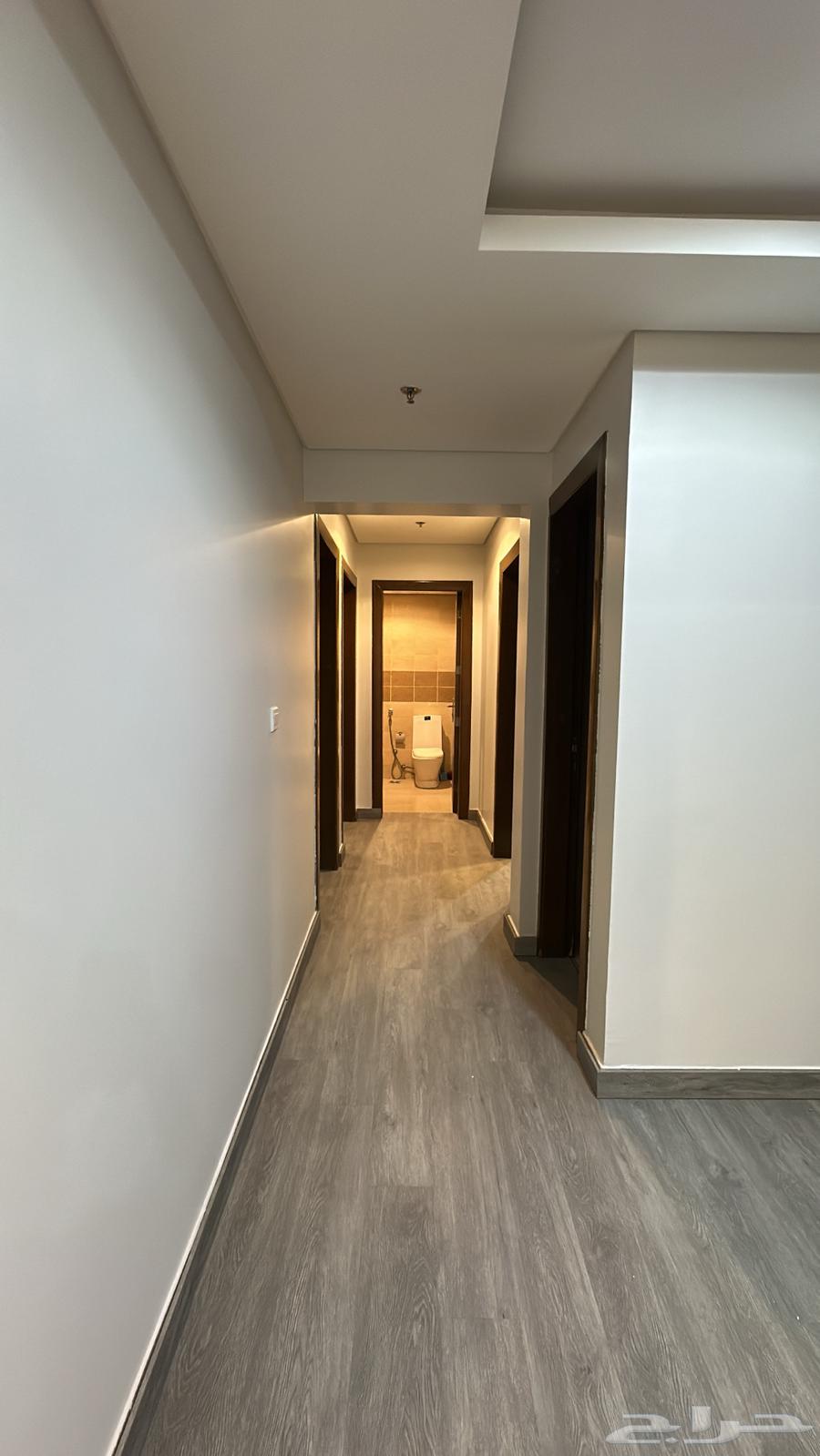 شقة 4 غرف في الملقا 3