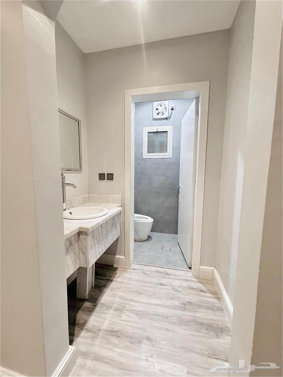 شقة 3 غرف في الملقا 6