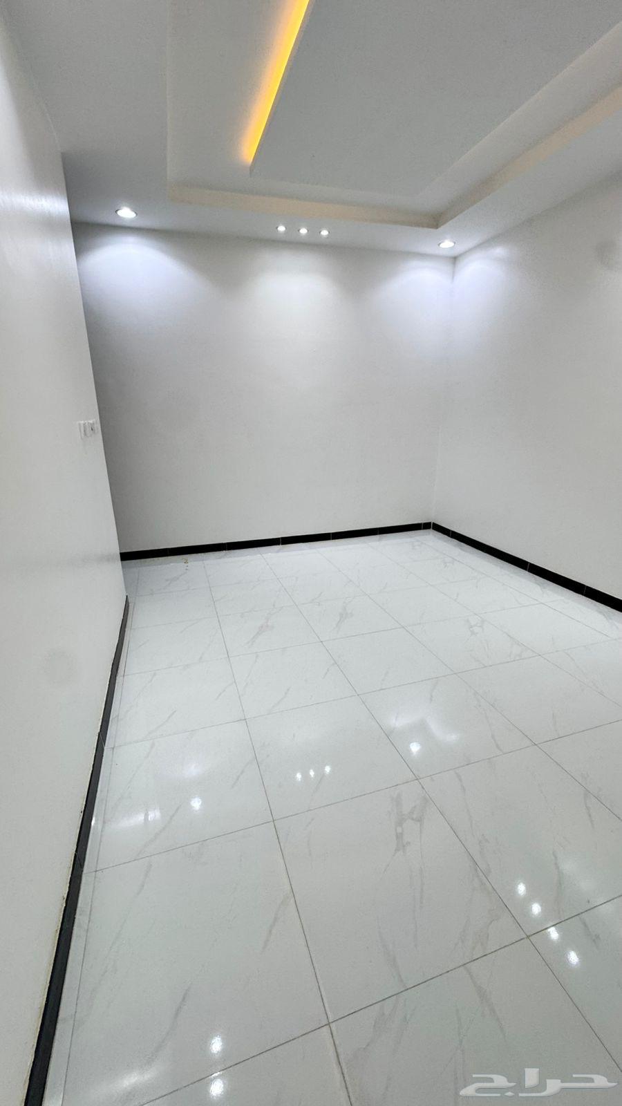 شقة 3 غرف في الرمال 2