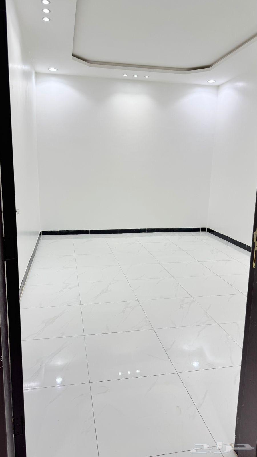 شقة 3 غرف في الرمال 3