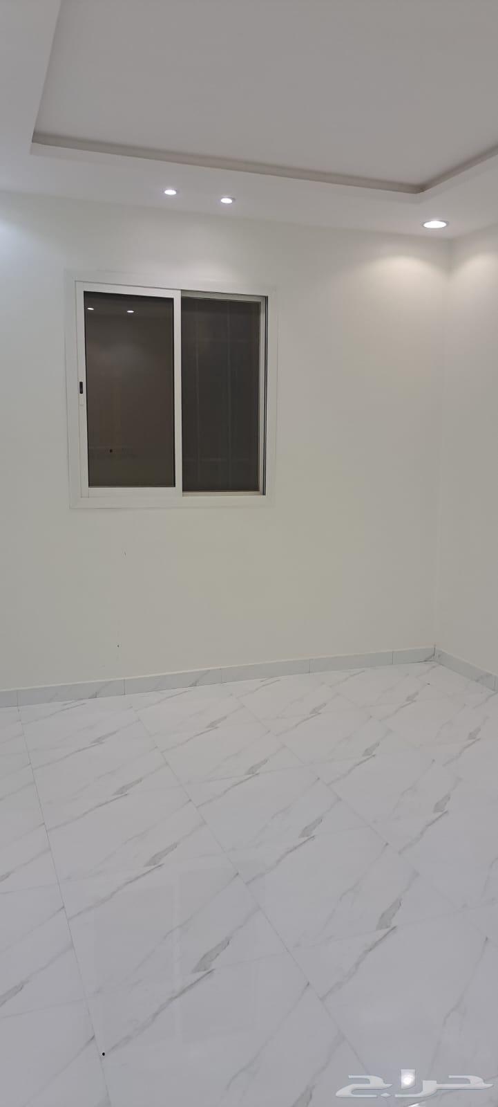 شقة 3 غرف في الرمال 4