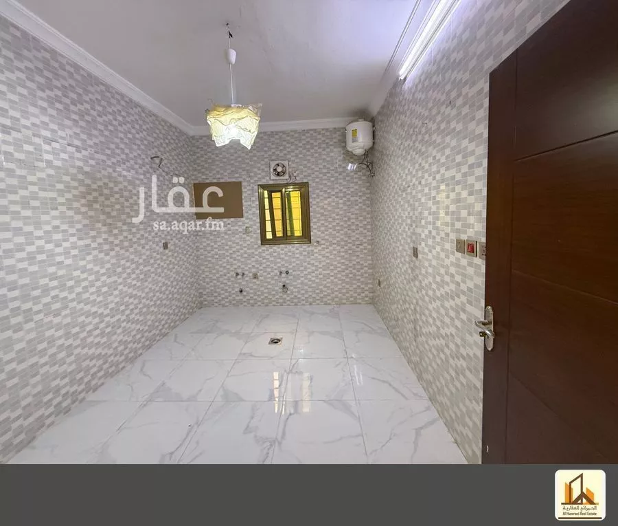4 bedroom apartment in Al Hamdaniyah 5
