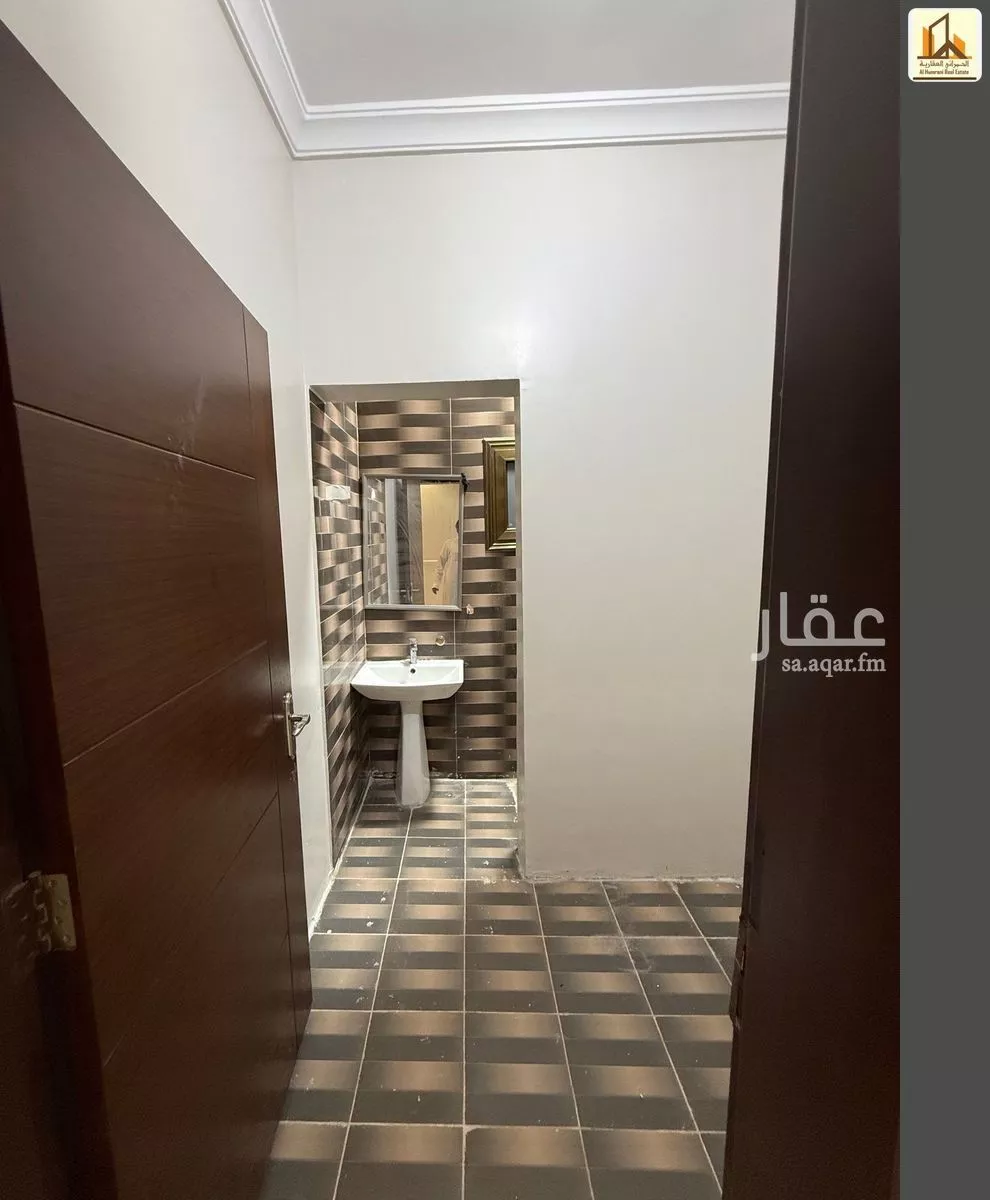 4 bedroom apartment in Al Hamdaniyah 6