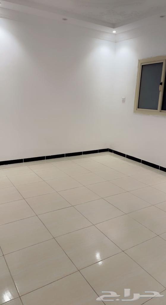 شقة 4 غرف في الريان 4