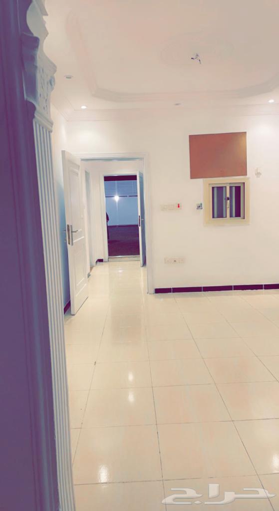 شقة 4 غرف في الريان 5