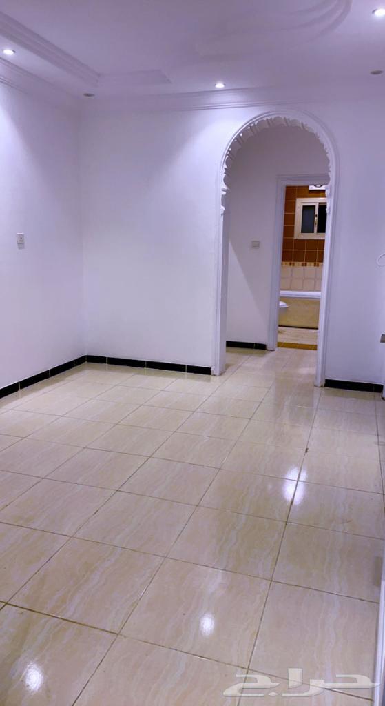 شقة 4 غرف في الريان 10