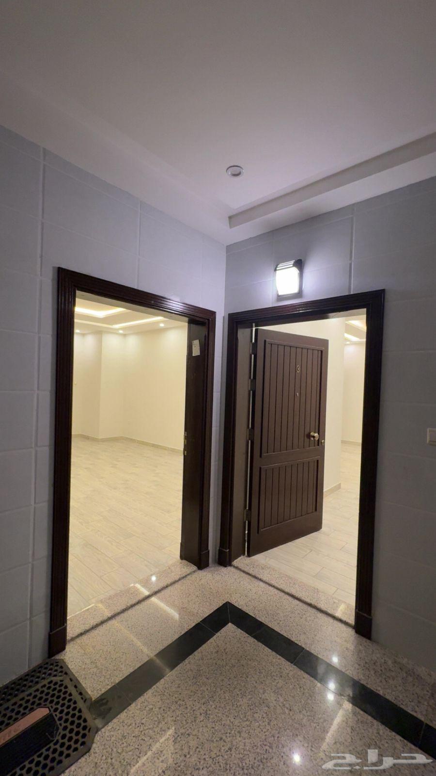 شقة 4 غرف في الواحة 2