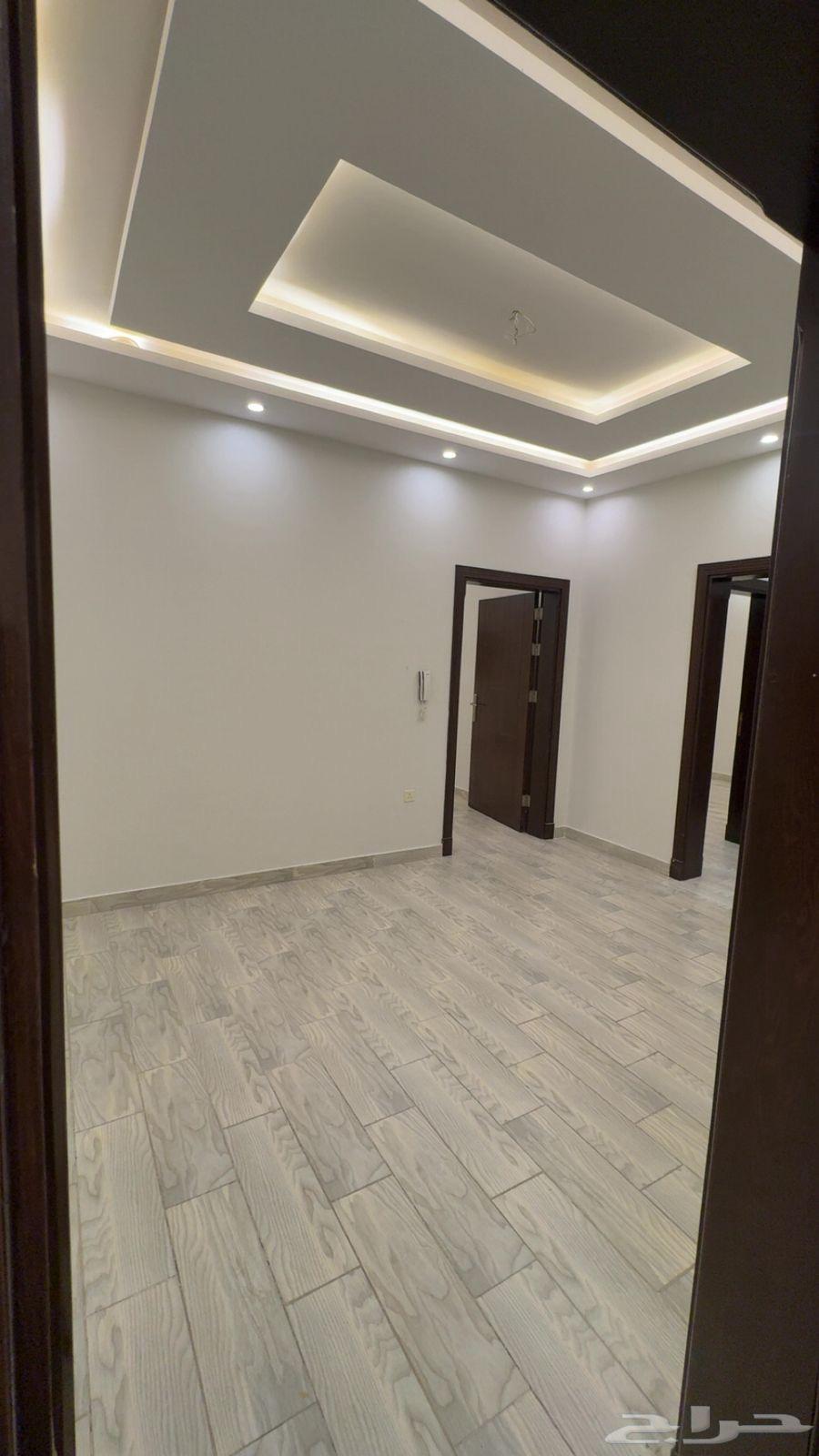 شقة 4 غرف في الواحة 5