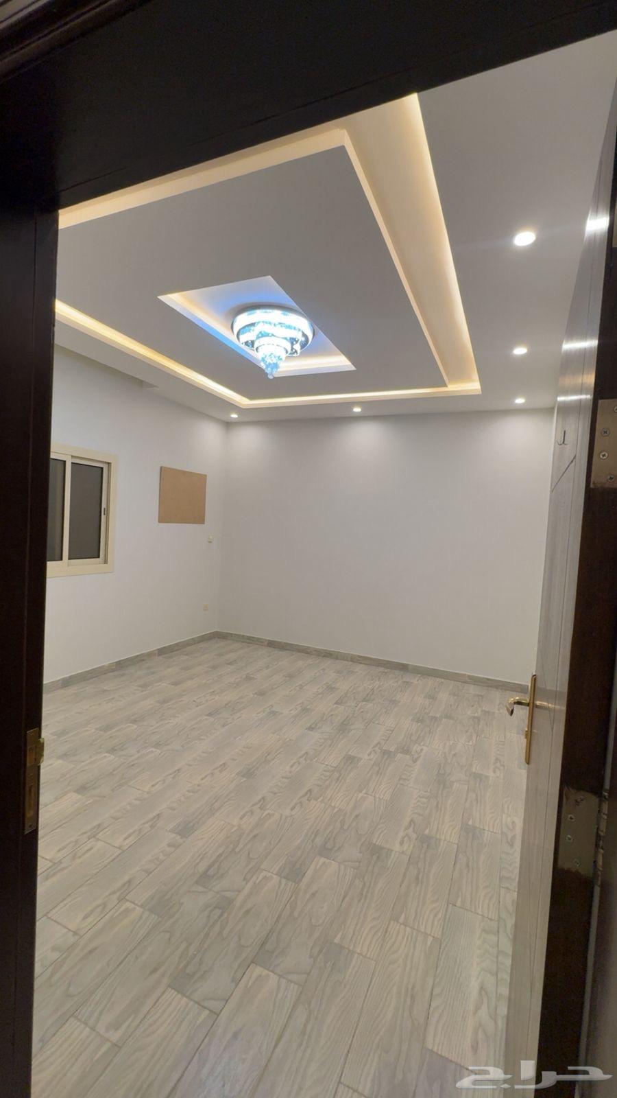 شقة 4 غرف في الواحة 6