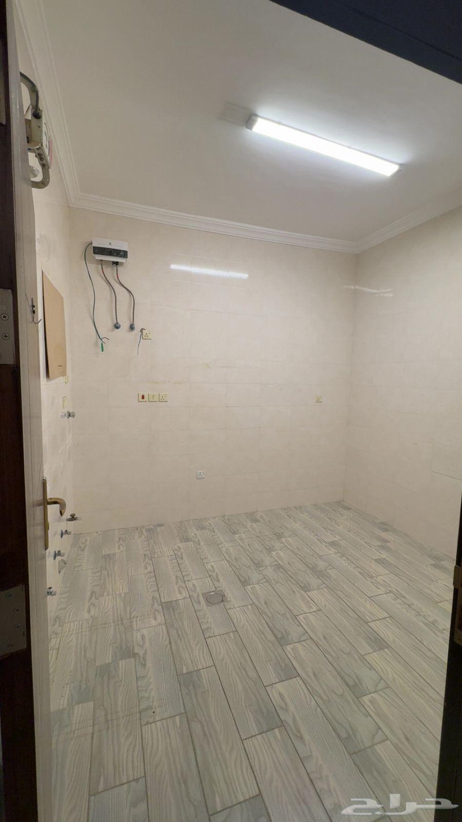 شقة 4 غرف في الواحة 7