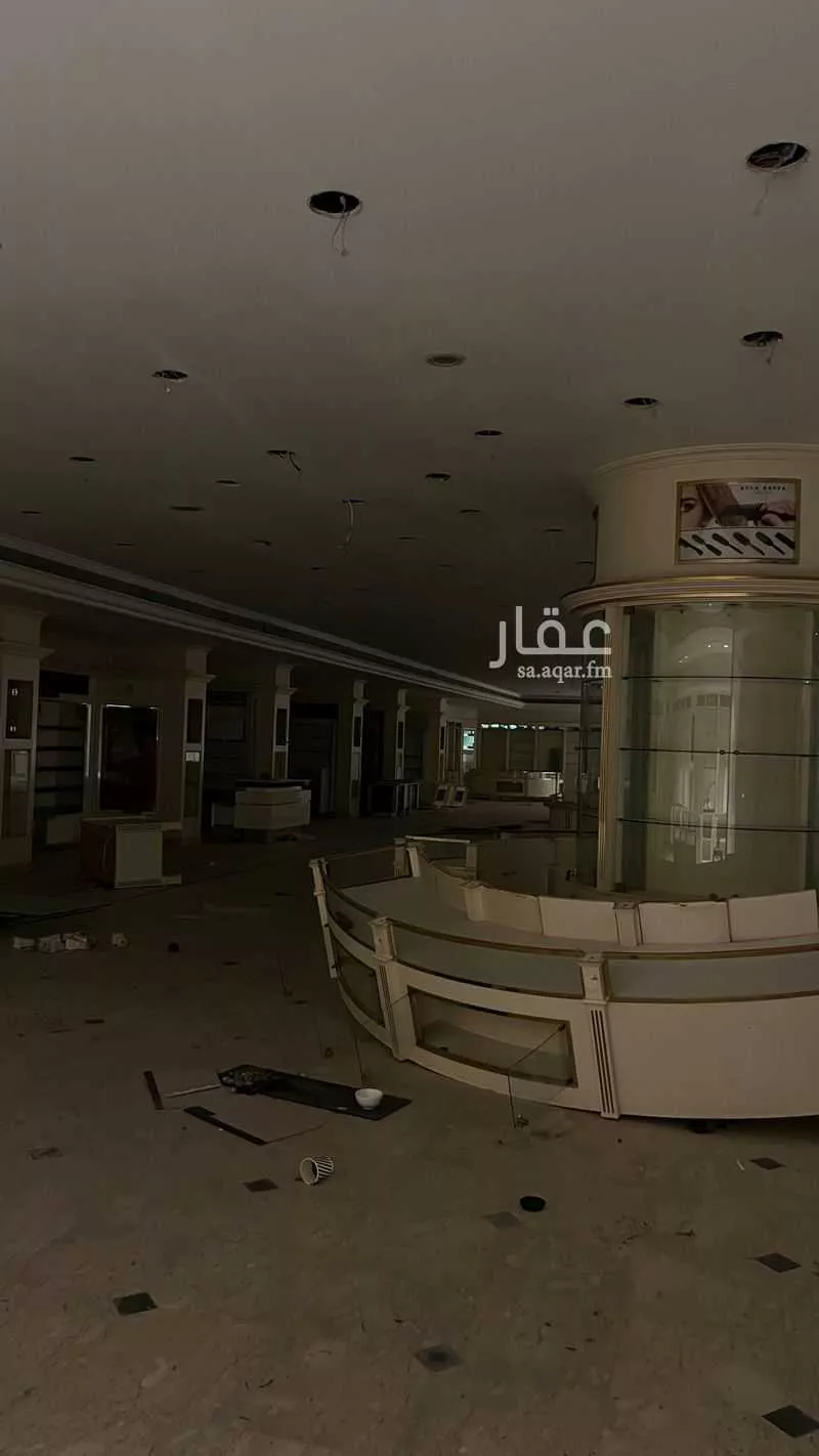 عمارة 1760 م² في الروضة 4