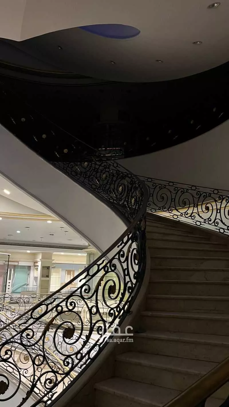 عمارة 1760 م² في الروضة 5