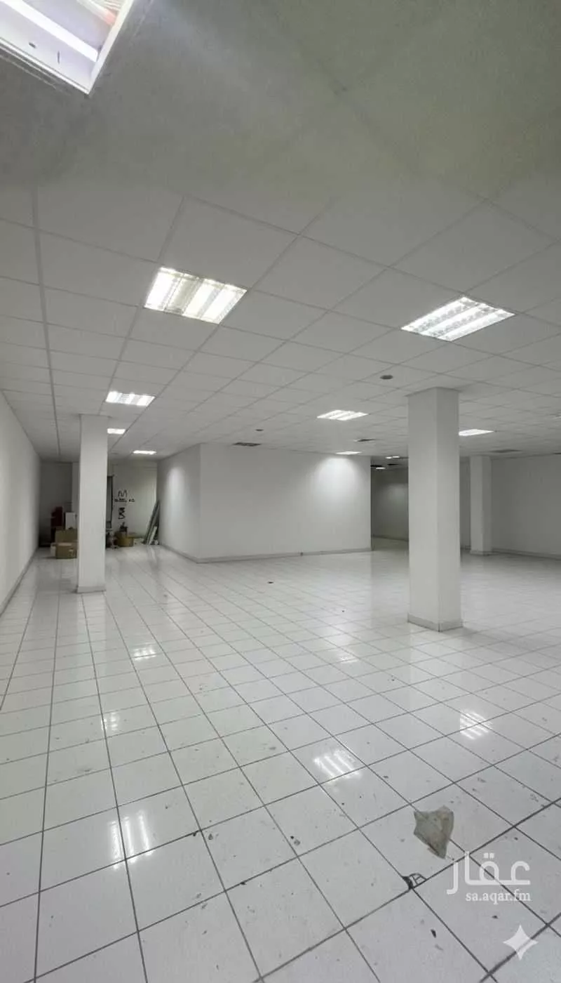 عمارة 1760 م² في الروضة 8