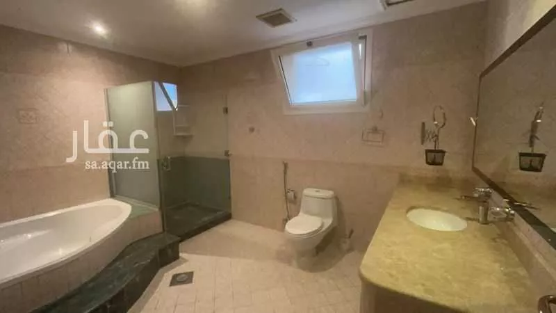 فيلا 5 غرف في الوادي 14