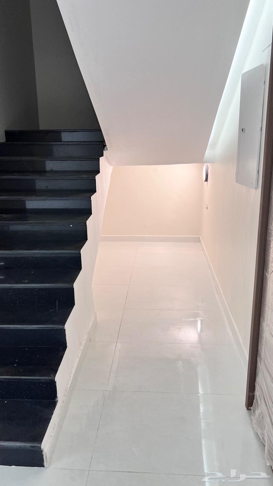 فيلا 7 غرف في الأجواد 15