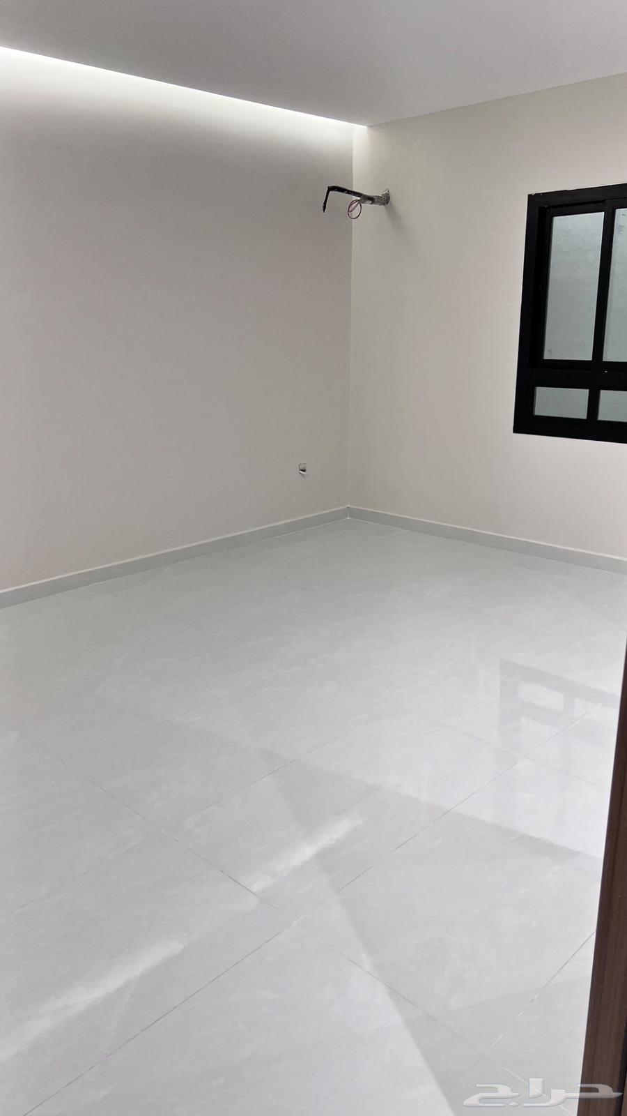 فيلا 7 غرف في الأجواد 8