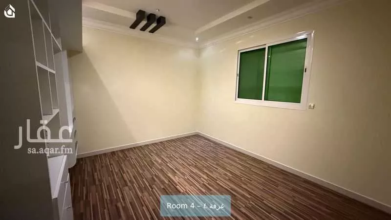 فيلا 4 غرف في عرقة 17