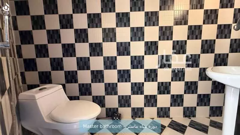 فيلا 4 غرف في عرقة 19