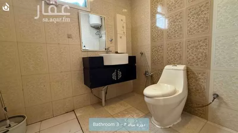 فيلا 4 غرف في عرقة 21