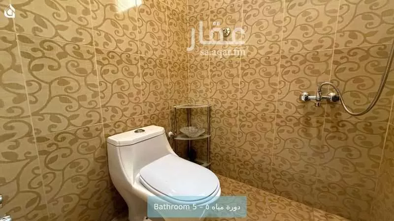 فيلا 4 غرف في عرقة 23