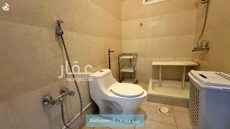 فيلا 4 غرف في عرقة 25