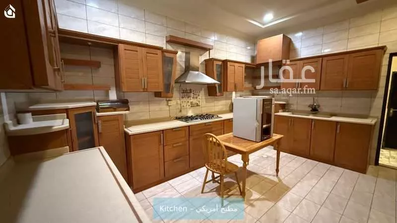 فيلا 4 غرف في عرقة 6