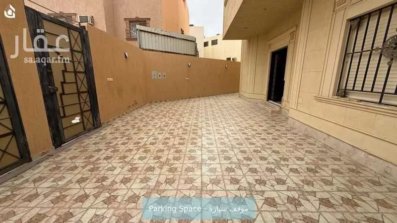 فيلا 4 غرف في عرقة 10