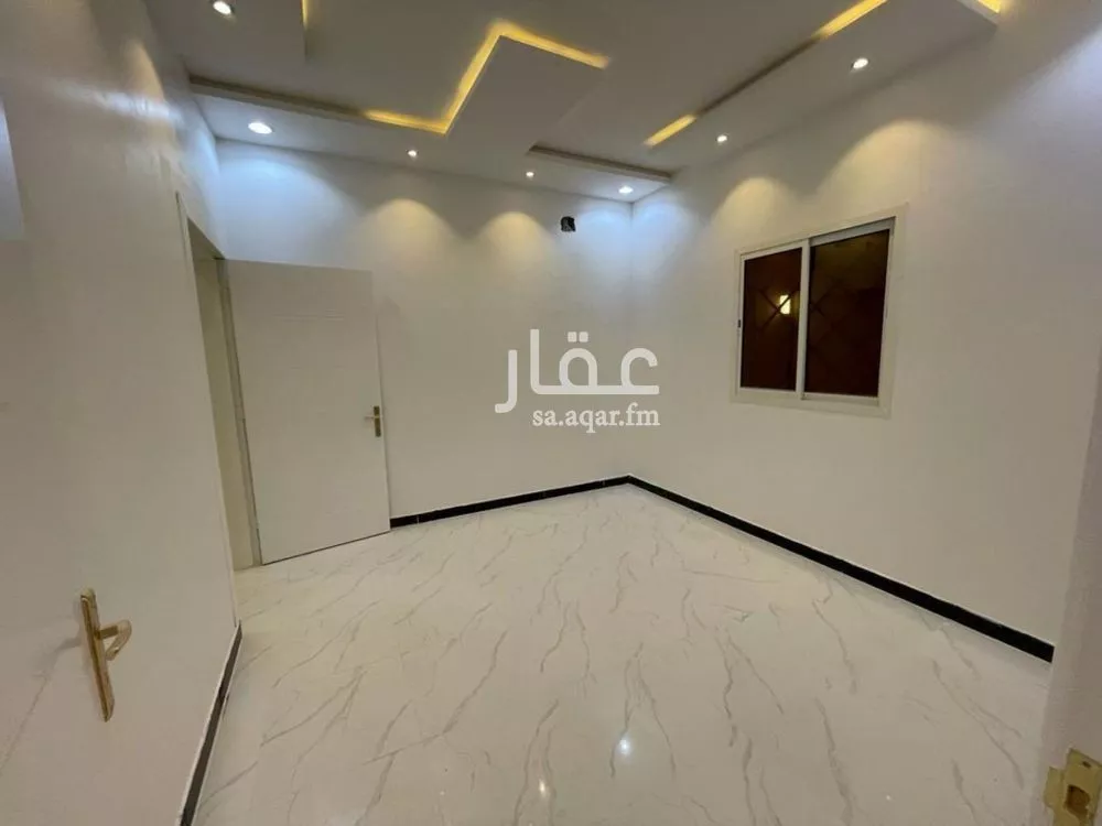 فيلا 5 غرف في بدر 4