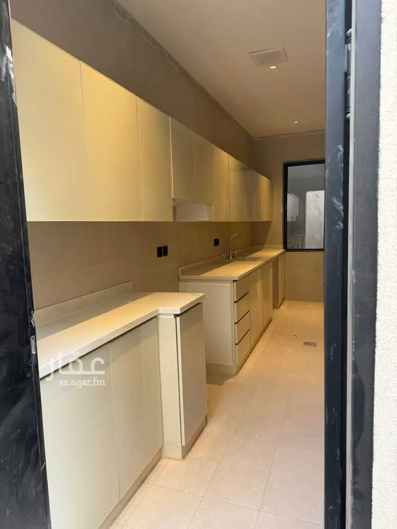 فيلا 5 غرف في العارض 3