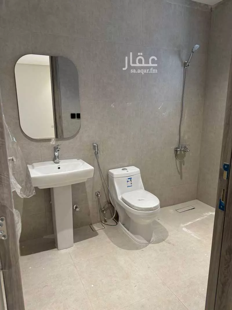 فيلا 5 غرف في العارض 6