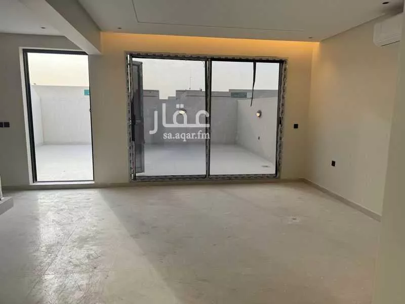 فيلا 5 غرف في العارض 8