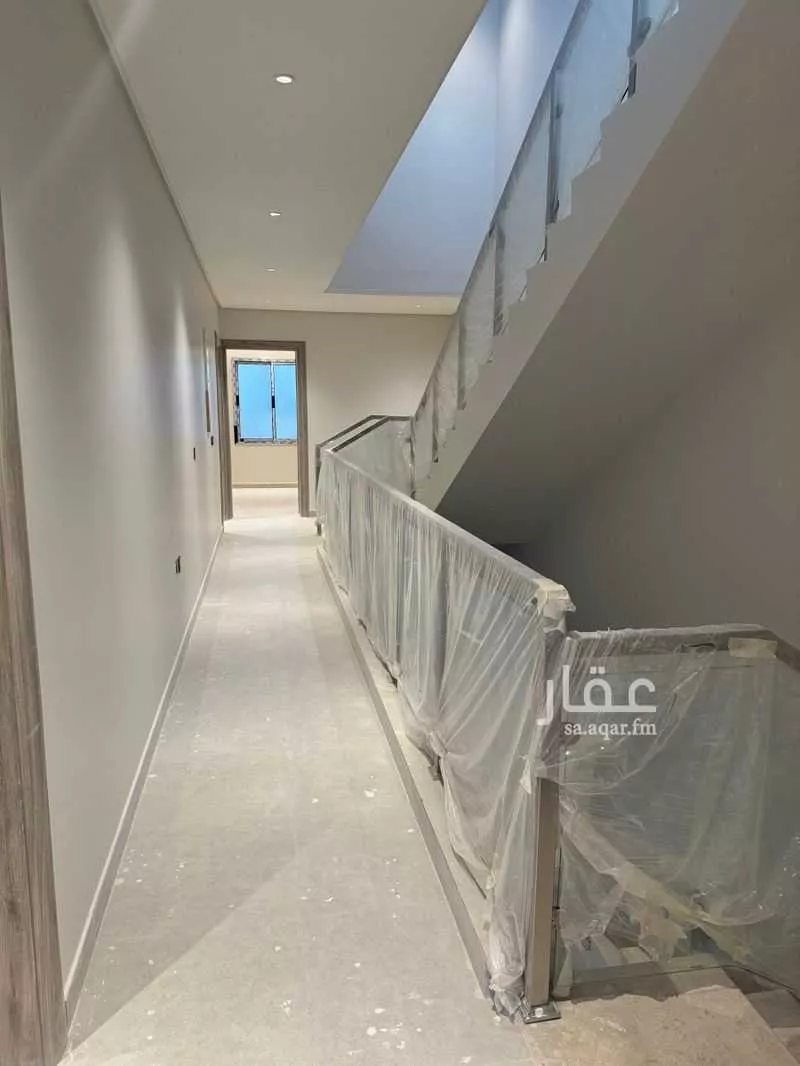 فيلا 5 غرف في العارض 10