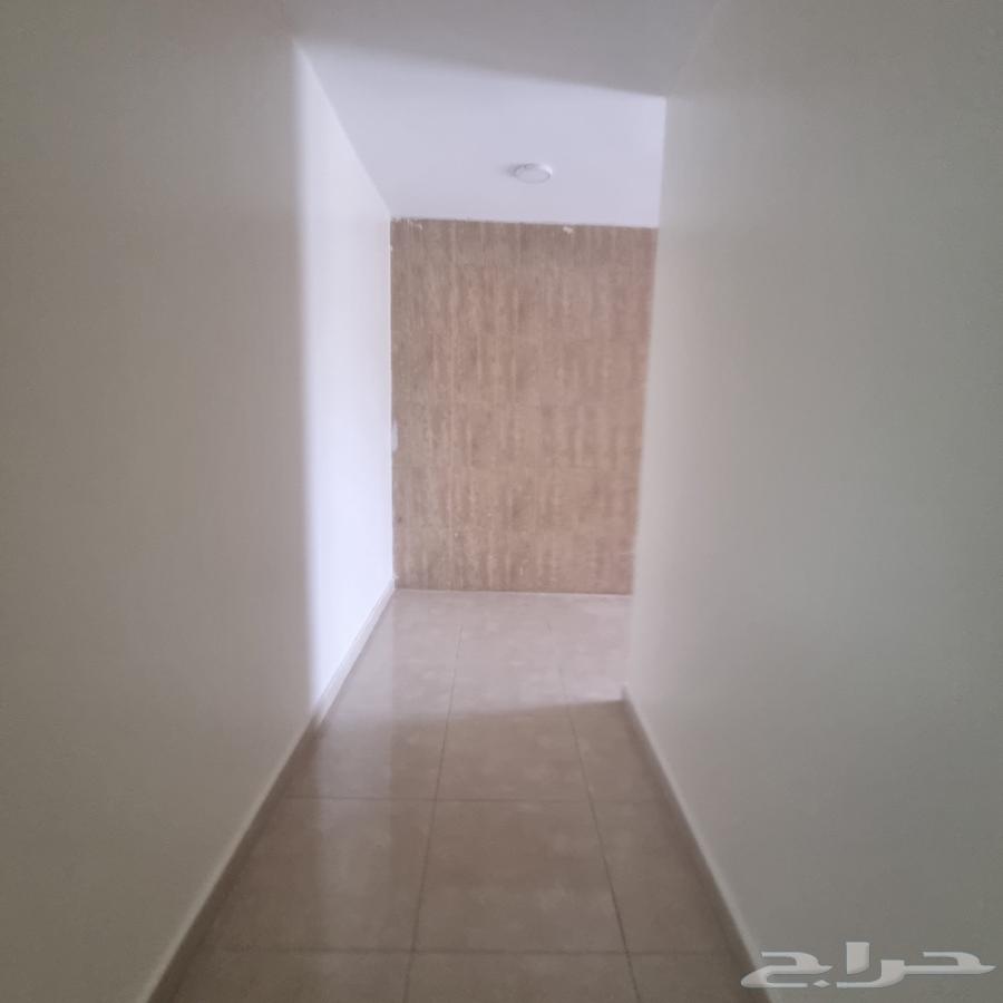 شقة 5 غرف في احد 2